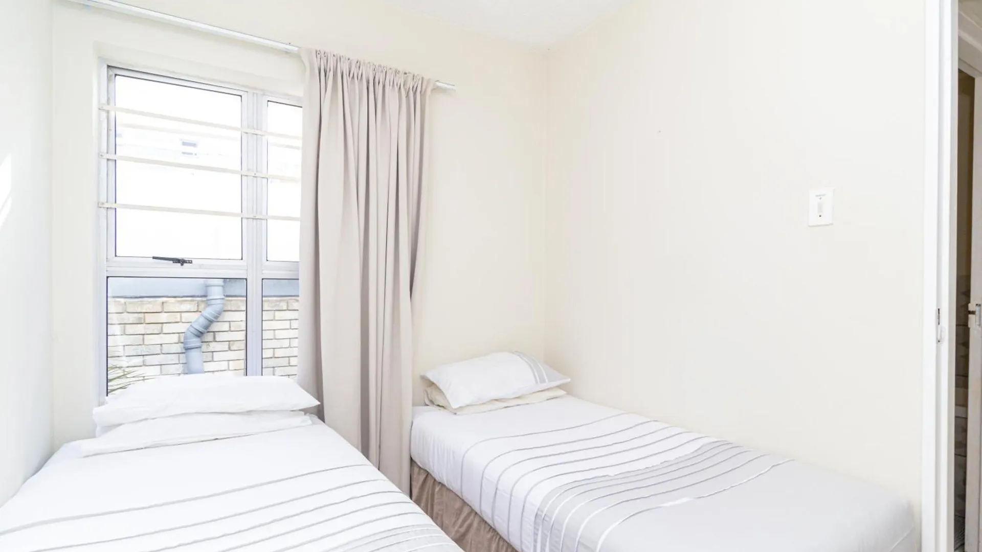 Modern Seaview Apartment Port Elizabeth