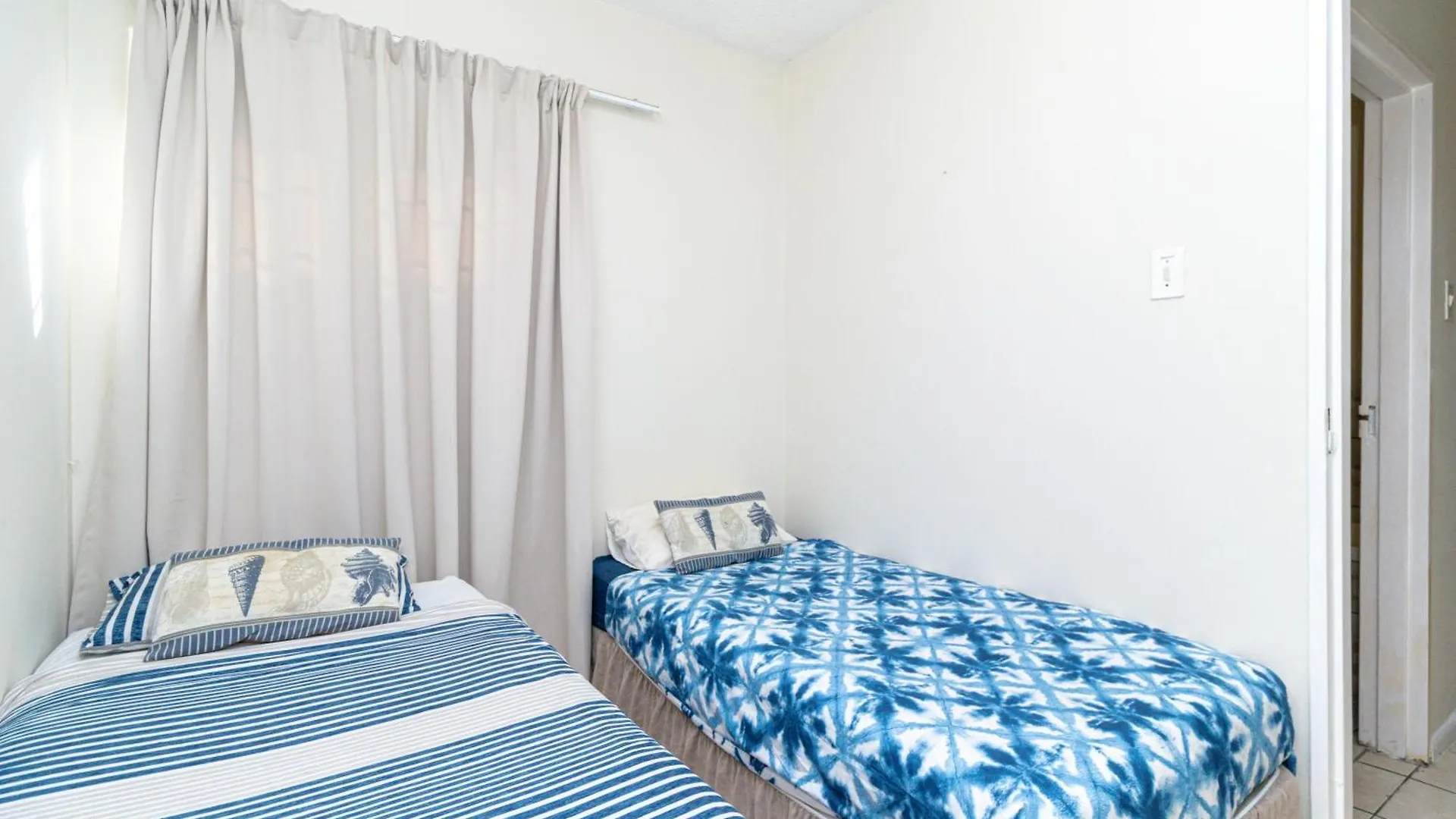 Modern Seaview Apartment Port Elizabeth