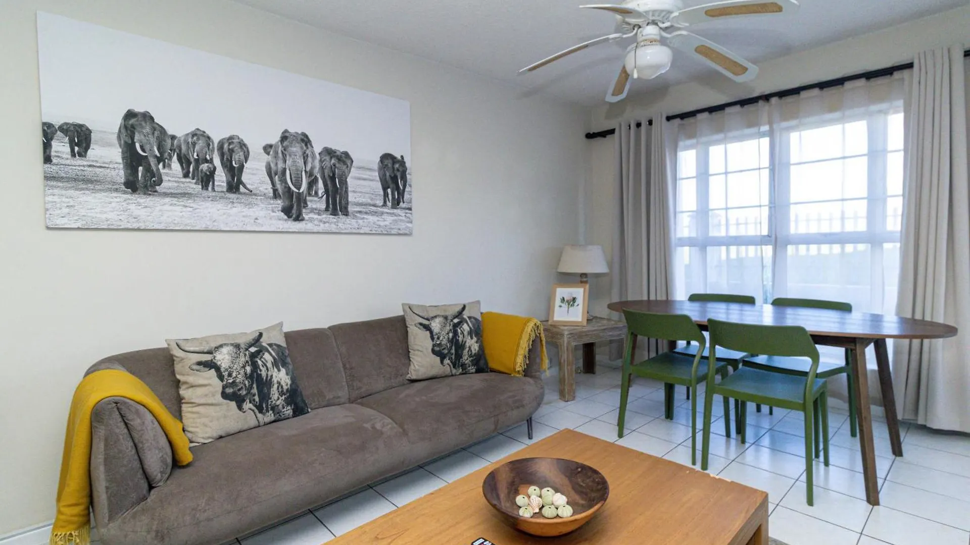 Modern Seaview Apartment Port Elizabeth