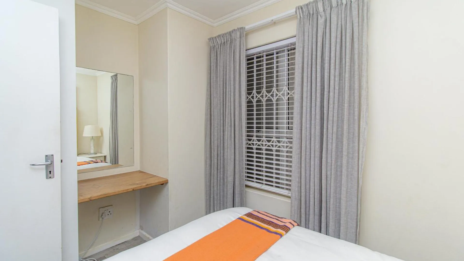 Modern Seaview Apartment Port Elizabeth