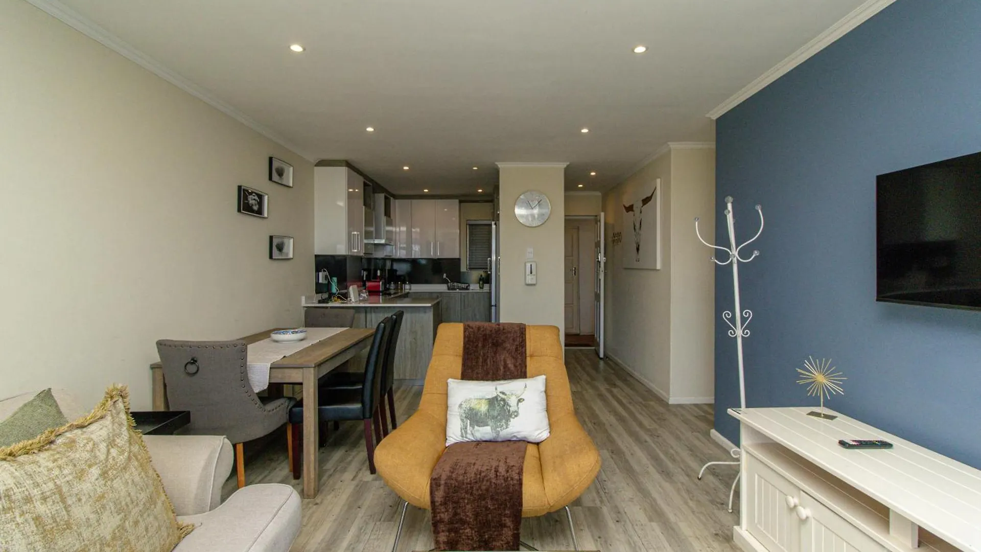 Modern Seaview Apartment Port Elizabeth