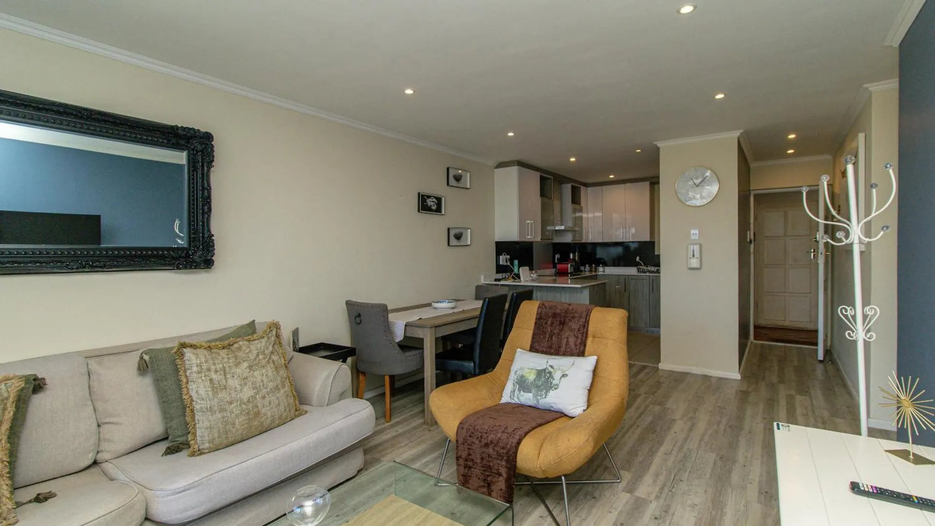 Modern Seaview Apartment Port Elizabeth